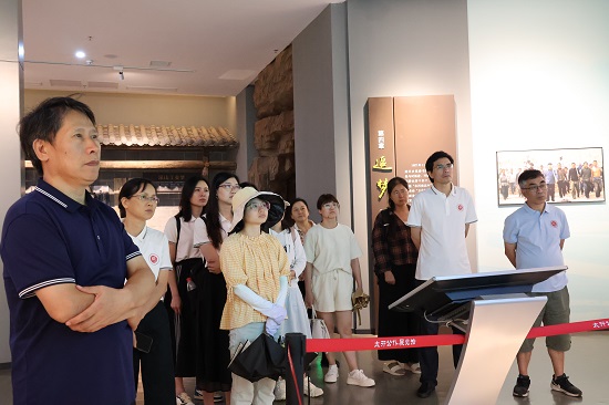 参观太行公仆展览馆照片.jpg