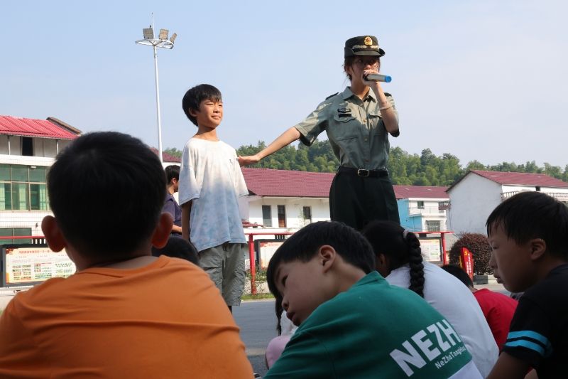 美加墨世界杯官方网站三下乡：童趣课堂练品格，纪律种子植心田