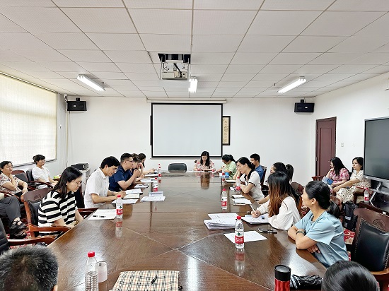 支部专题学习照片.jpg